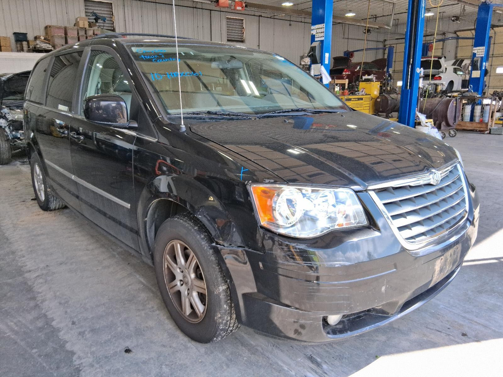 Used Left Tail Light Assembly fits: 2010 Chrysler Town & country Left Grade A