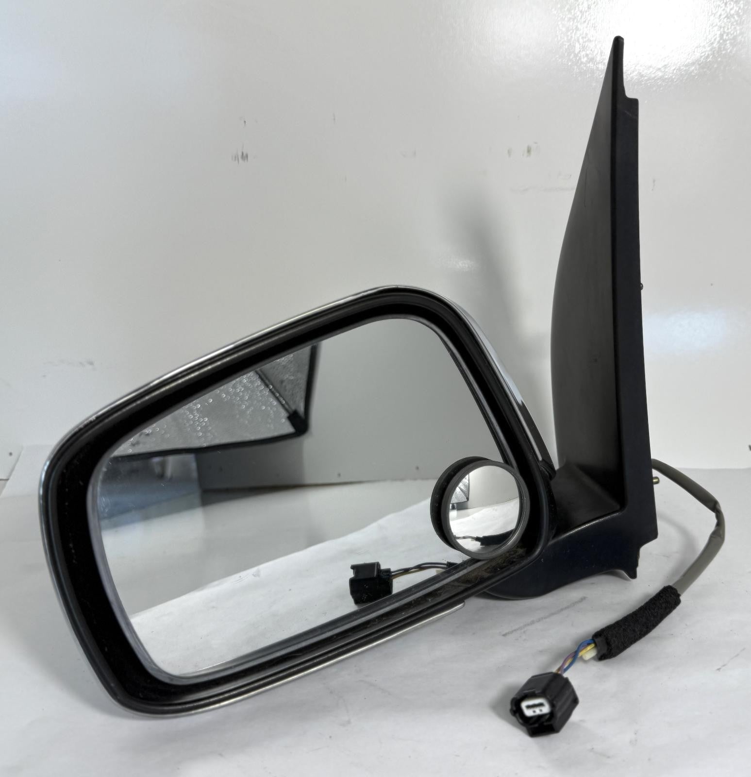 2005-2010 NISSAN FRONTIER SIDE VIEW DOOR MIRROR LEFT DRIVER SIDE OEM