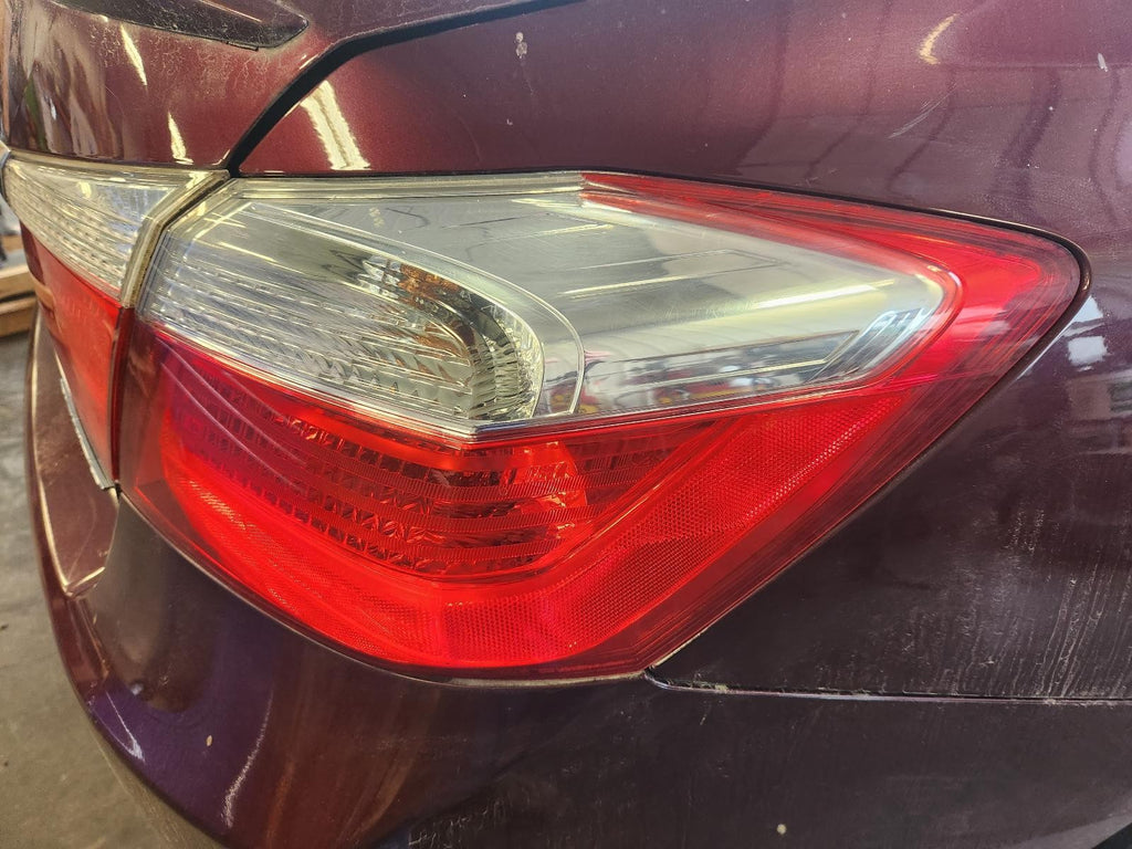 2013-2015 HONDA ACCORD TAILLIGHT RIGHT PASSENGER SIDE OEM