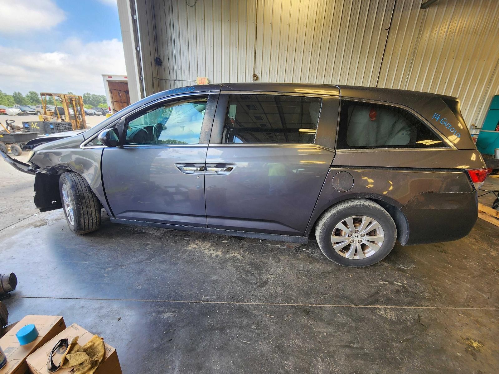 Used Engine Coolant Reservoir fits: 2014 Honda Odyssey  Grade A
