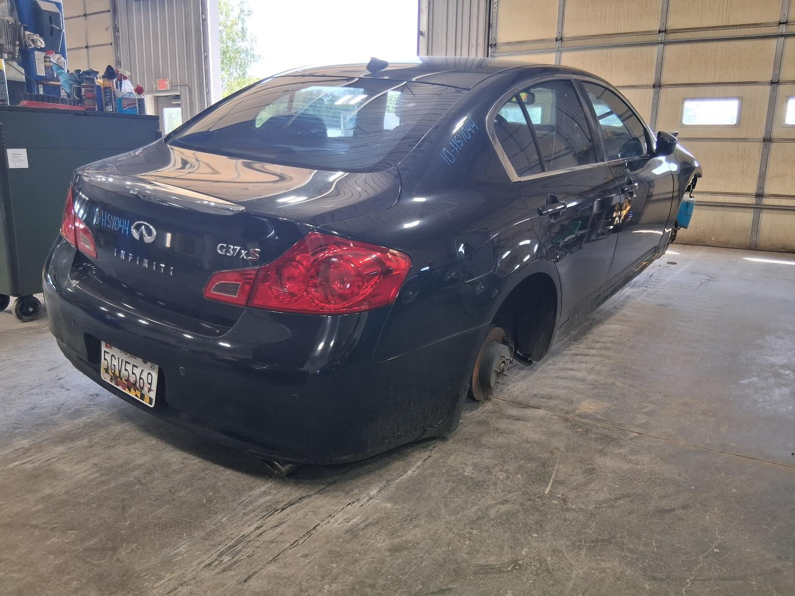 Used Front Bumper Reinforcement Front fits: 2010 Infiniti G37 Sdn Front Grade A