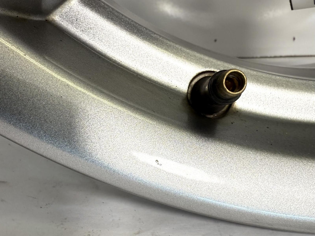 Used Wheel fits: 2021 Hyundai Sonata gasoline 16x6-1/2 alloy ID 52910L0110 Grade