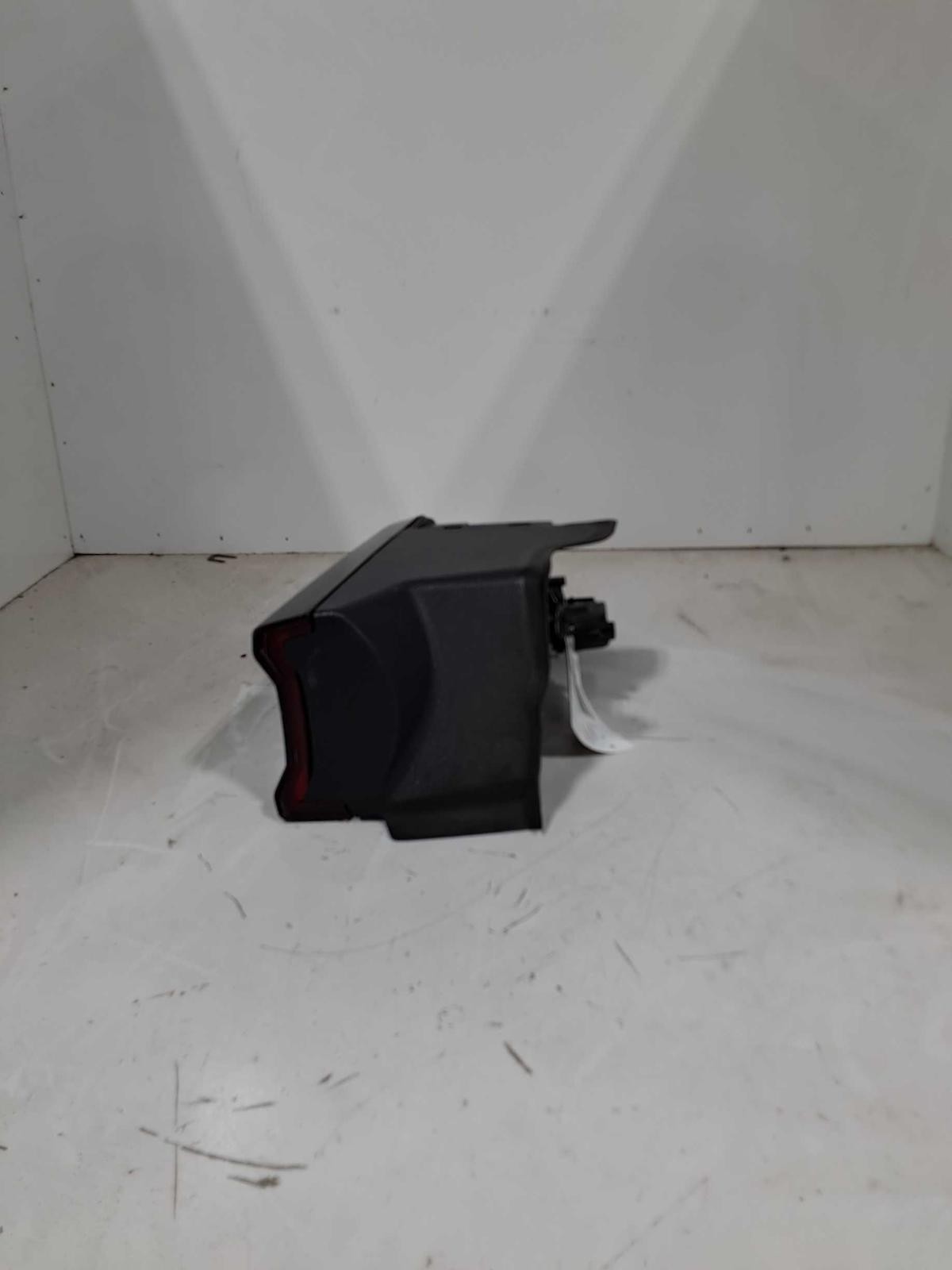 Used Right Tail Light Assembly fits: 2019 Chevrolet Traverse quarter panel mount