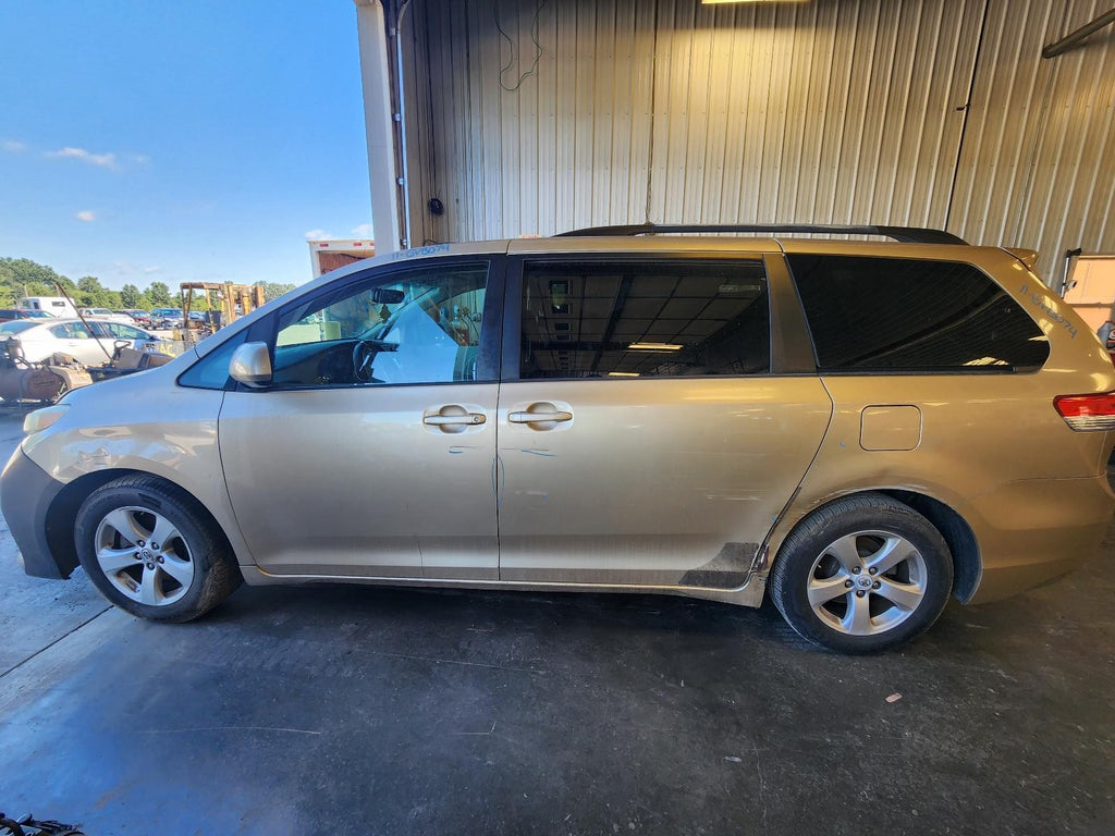 Used Starter Motor fits: 2011 Toyota Sienna 1.7kw Grade C