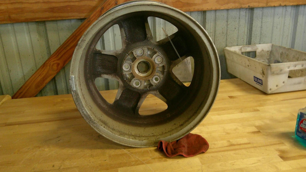 Used Wheel fits: 2014 Jeep Wrangler 17x7-1/2 5 spoke painted silver Grade A