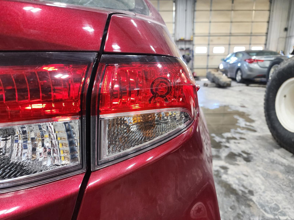 Used Right Tail Light Assembly fits: 2022 Toyota Corolla Sedan quarter panel mou