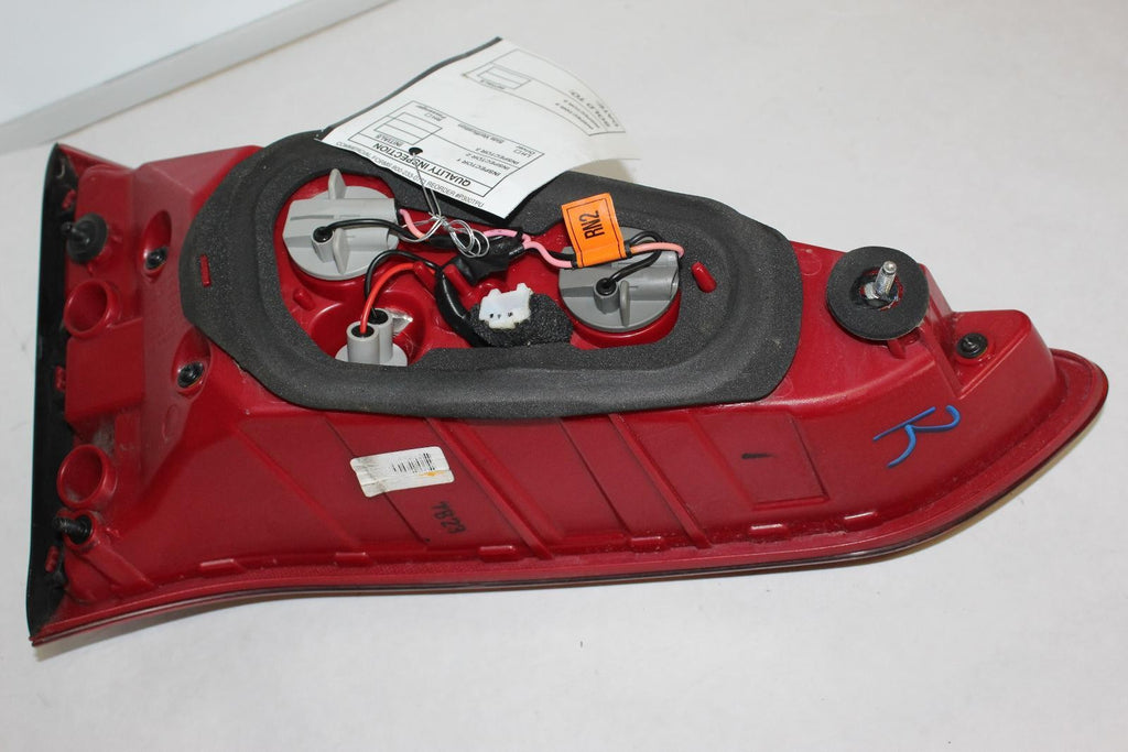 HYUNDAI TUCSON R Taillight incandescent, liftgate mounted, R. 17 18