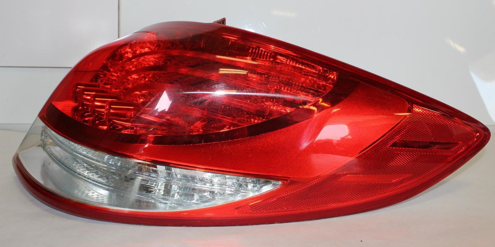 HYUNDAI VELOSTER R Taillight w/o LED accent; R. 13 14 15 16 17