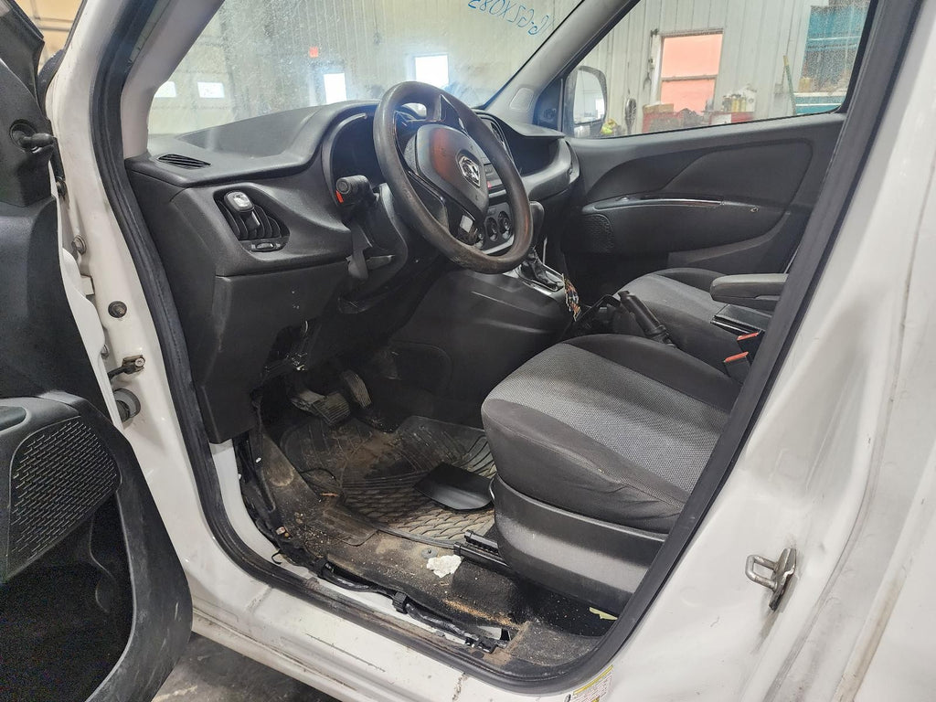Used Air Cleaner Assembly fits: 2016 Ram Promaster city new style horizontal rea