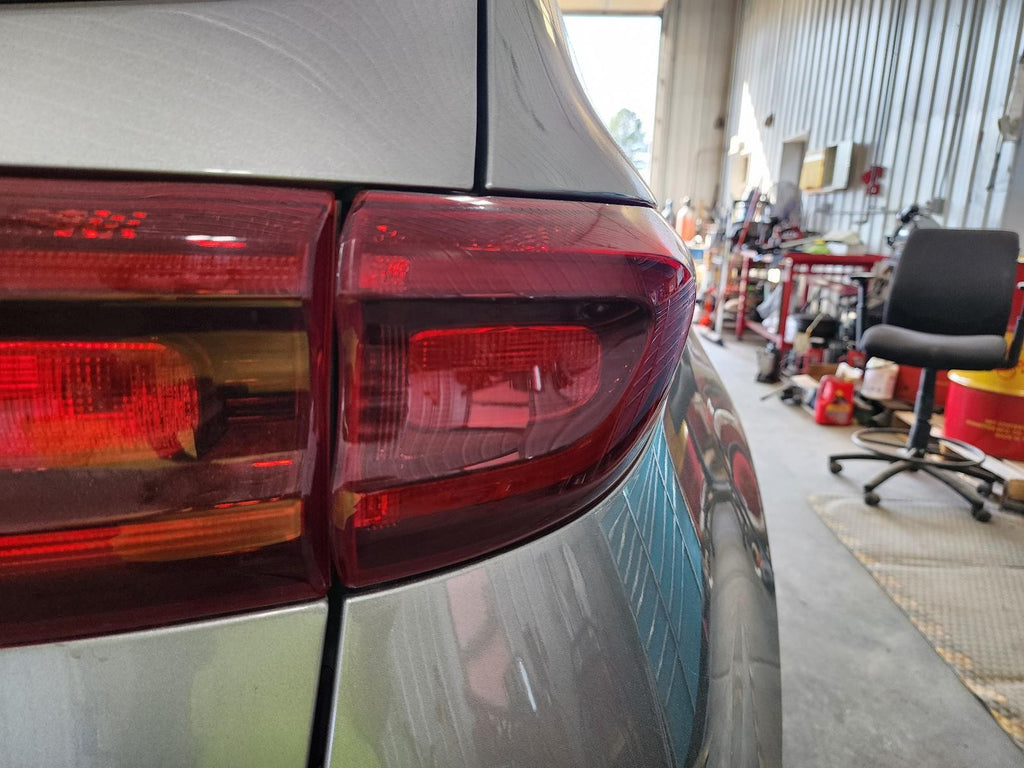 Used Right Tail Light Assembly fits: 2020 Kia Sportage quarter panel mounted inc