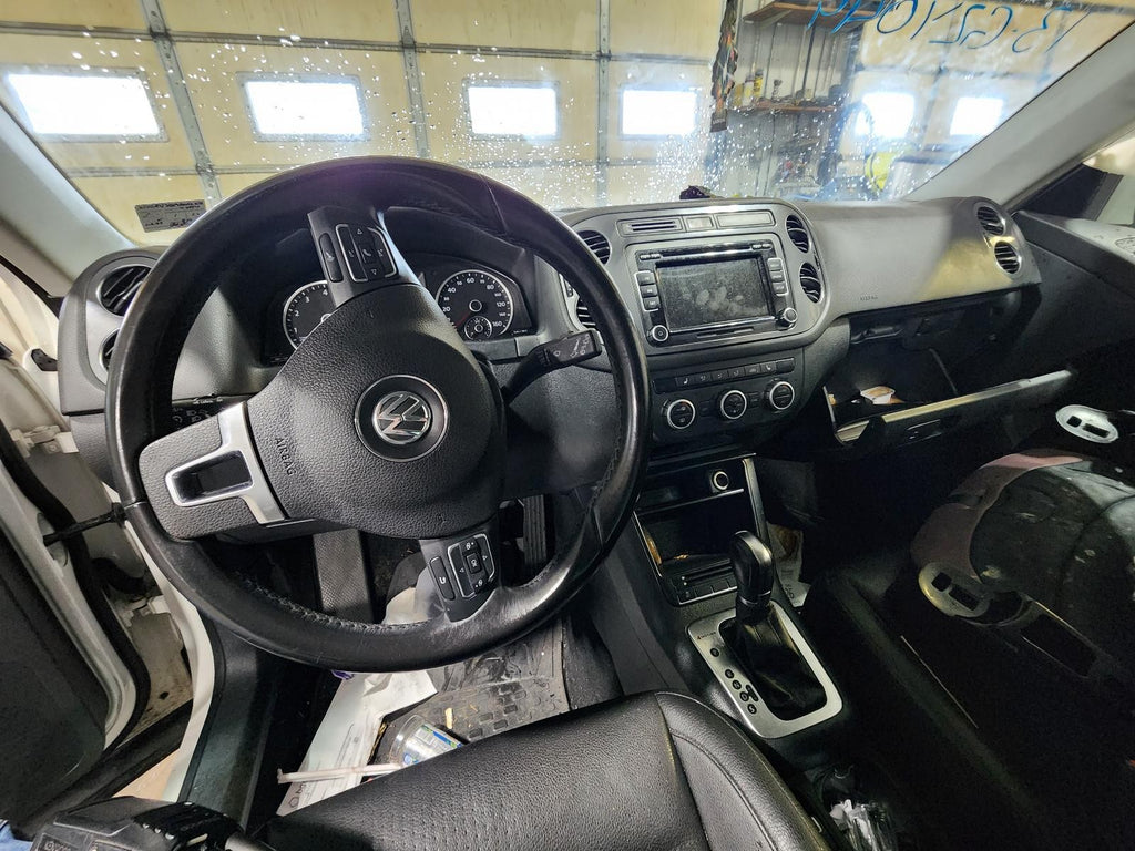 Used Front Right Drive Axle Shaft fits: 2013 Volkswagen Tiguan Front Axle AWD qu