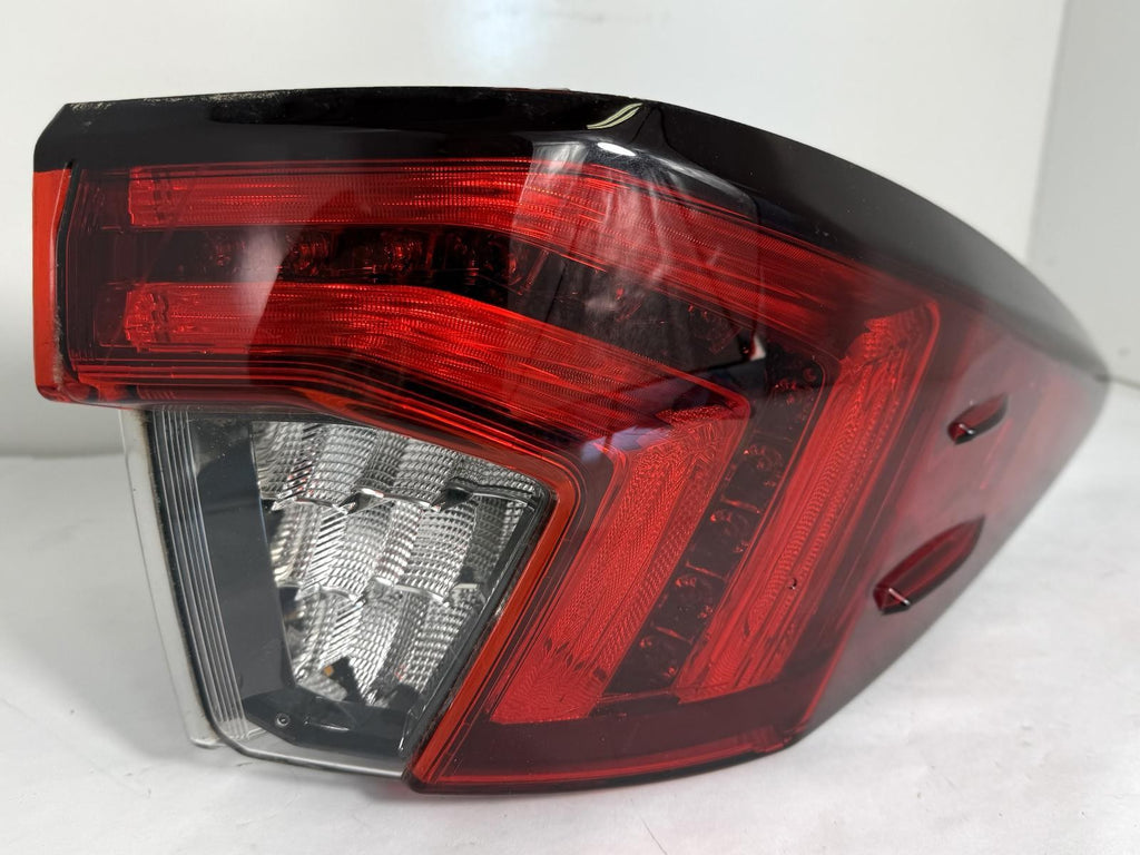 2016-2019 LEXUS RX450H TAILLIGHT LEFT SIDE QUARTER MOUNTED OEM