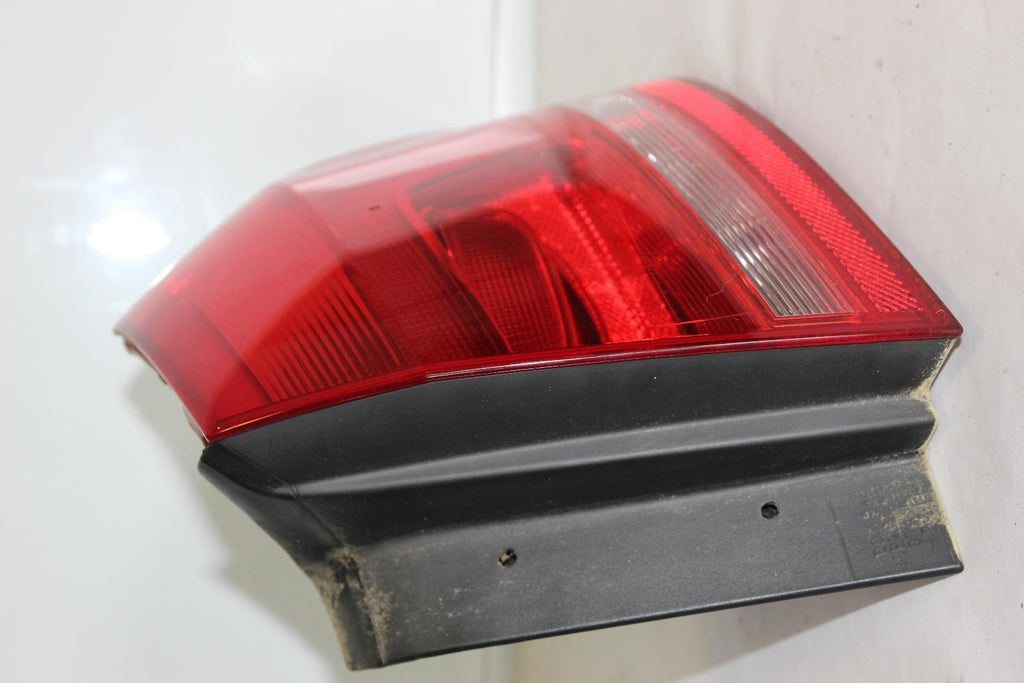 VOLKSWAGEN PASSAT R Taillight (Sdn), quarter panel mounted, R. 12 13 14 15