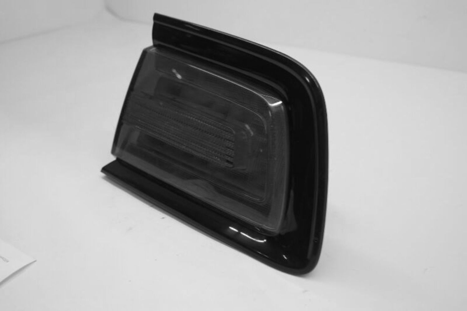Used Right Tail Light Assembly fits: 2013 Dodge Charger quarter panel mounted Ri