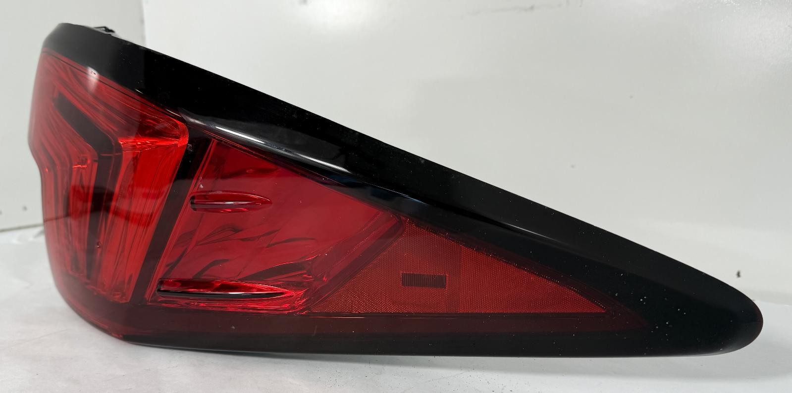 2016-2019 LEXUS RX450H TAILLIGHT LEFT SIDE QUARTER MOUNTED OEM