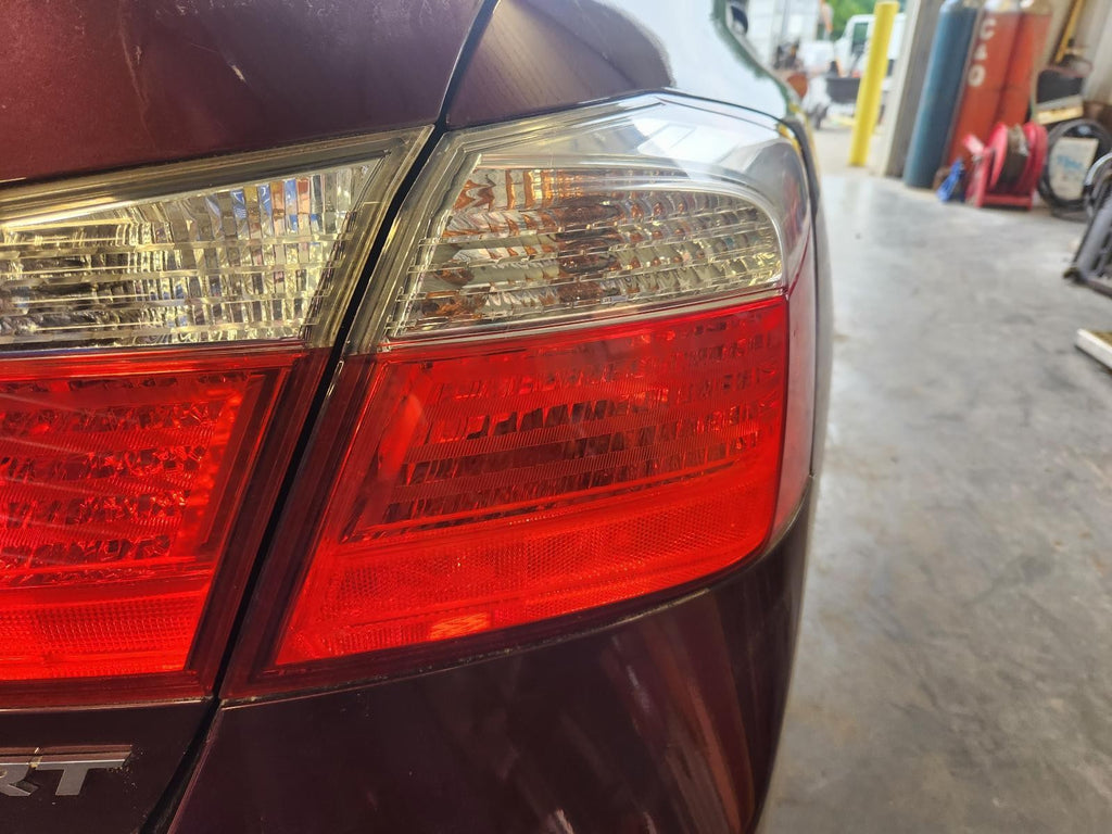 2013-2015 HONDA ACCORD TAILLIGHT RIGHT PASSENGER SIDE OEM