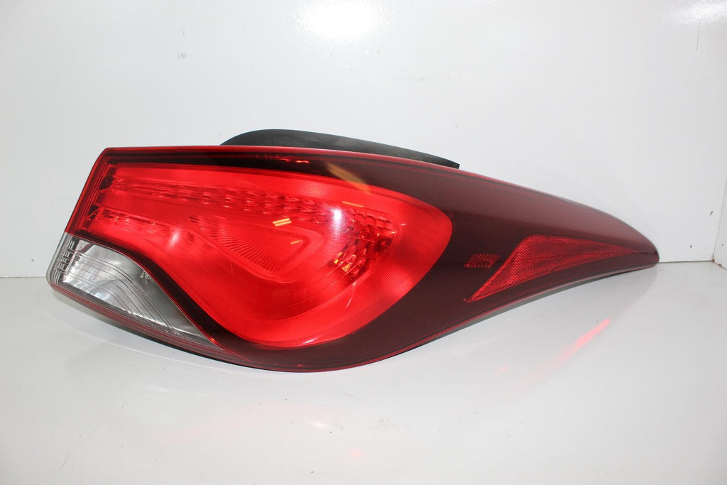 Used Right Tail Light Assembly fits: 2015 Hyundai Elantra Sdn quarter panel moun