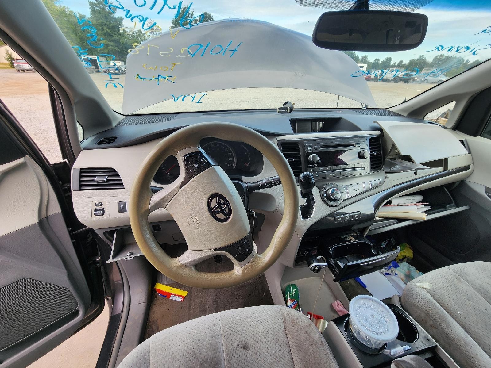 Used Front Right Door Window Regulator Front fits: 2014 Toyota Sienna electric F