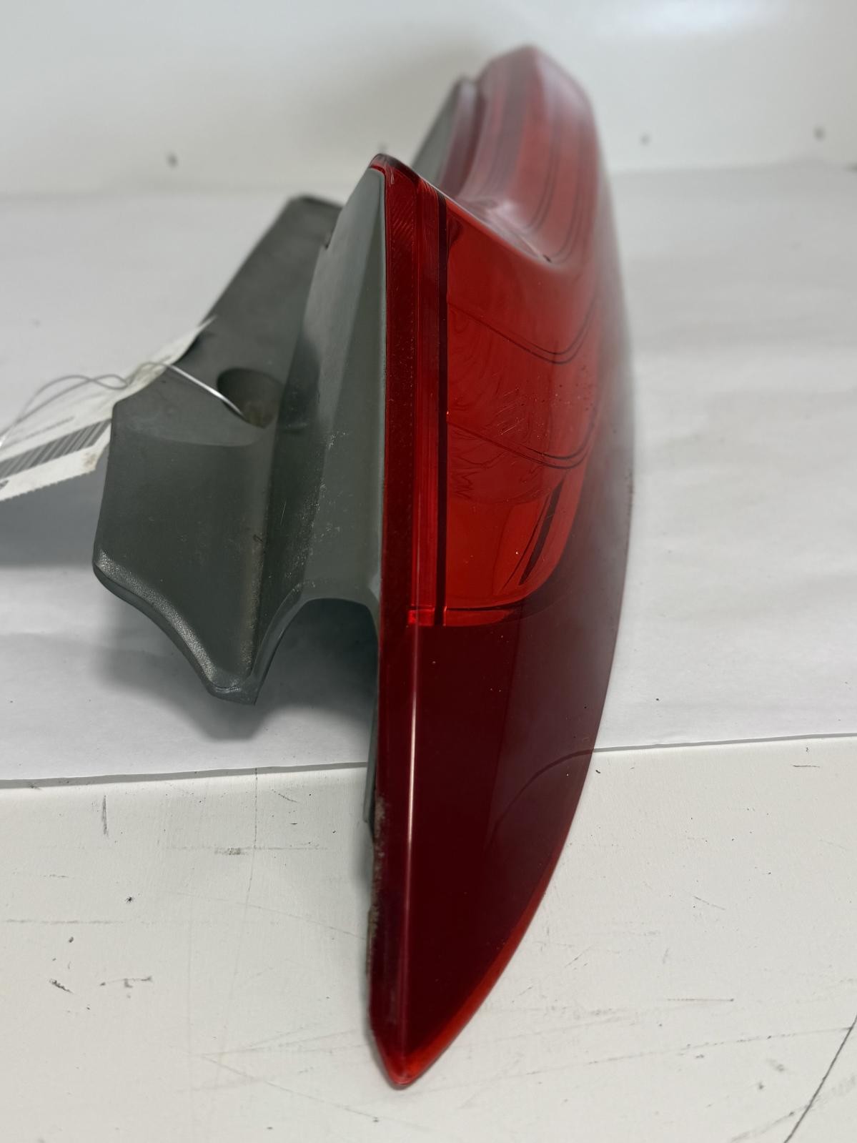 Used Left Upper Tail Light Assembly fits: 2014 Honda Cr-v upper Left Upper Grade