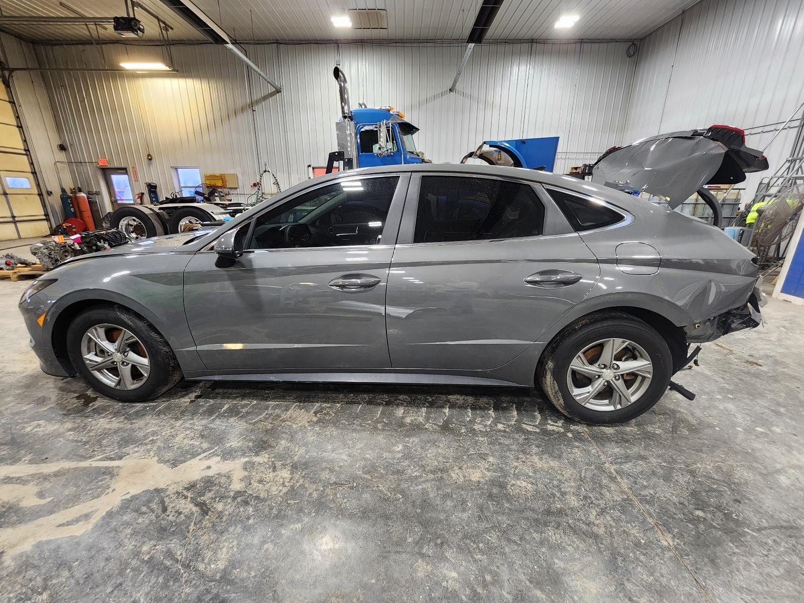 Used Wheel fits: 2022 Hyundai Sonata gasoline 16x6-1/2 alloy ID 52910L0110 Grade