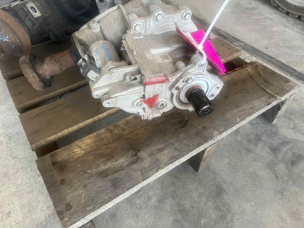 Used Transfer Case Assembly fits: 2020 Ford Escape 2.0 Grade B