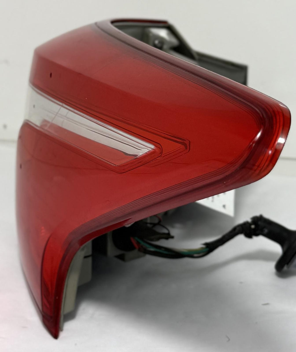 2016-2019 NISSAN SENTRA TAILLIGHT RIGHT SIDE QUARTER PANEL MOUNTED OEM