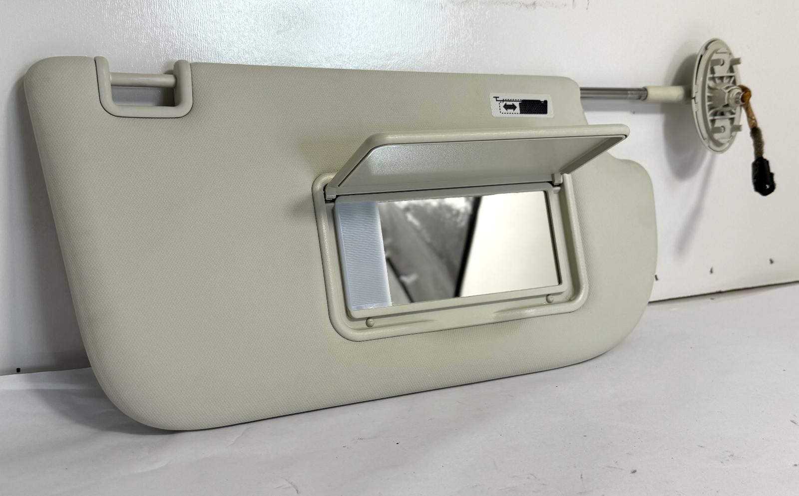 2013-2019 FORD ESCAPE SUN VISOR RIGHT PASSENGER SIDE OEM 