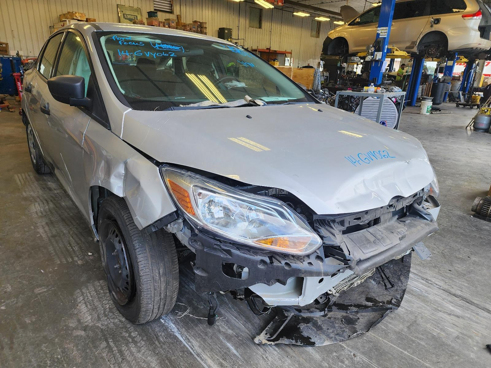 Used Rear Right Door Window Regulator Rear fits: 2014 Ford Focus manual Rear Rig