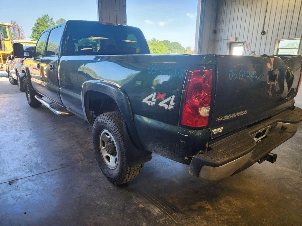 CHEVROLET SILVERADO 3500 PICKUP L Taillight Pickup (with box), SRW, L. 04 05 0