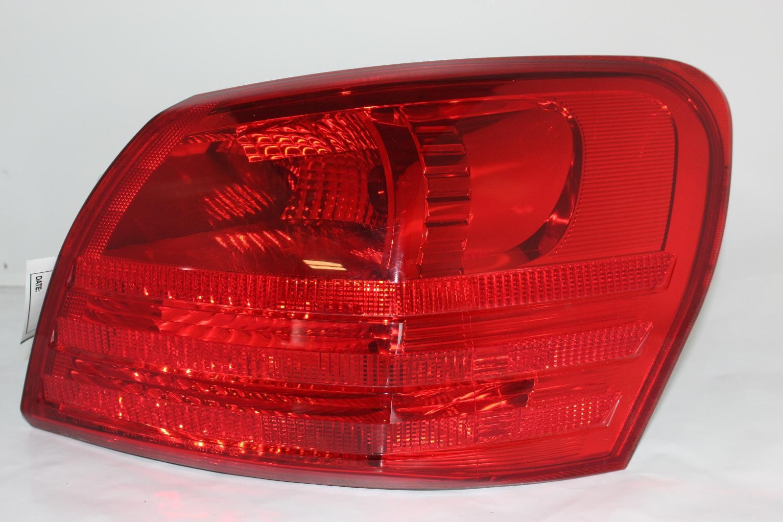 NISSAN ROGUE R Taillight quarter panel mounted, R. 08 09 10 11 12 13