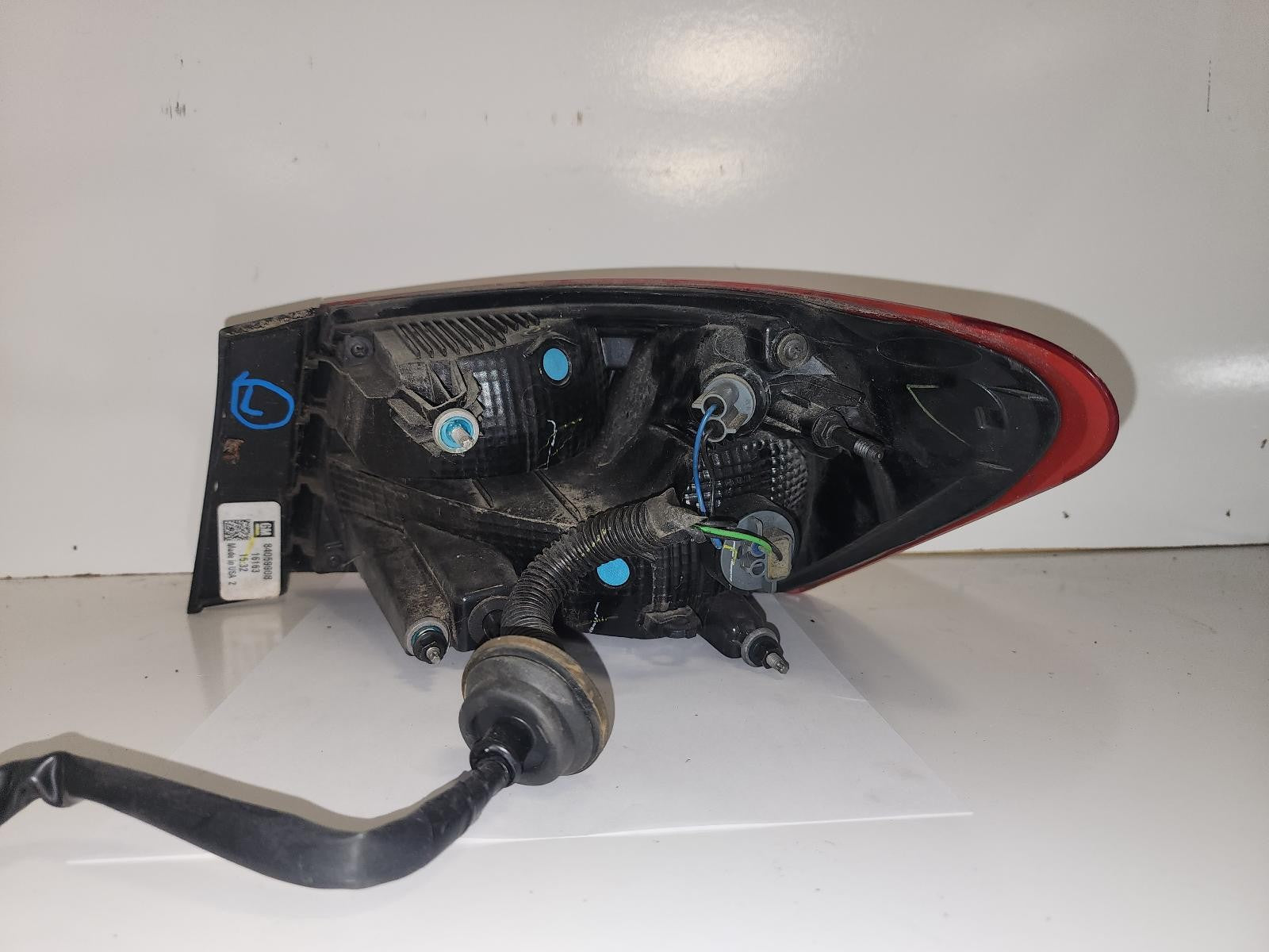 Used Left Outer Tail Light Assembly fits: 2016 Chevrolet Malibu VIN Z 4th digit