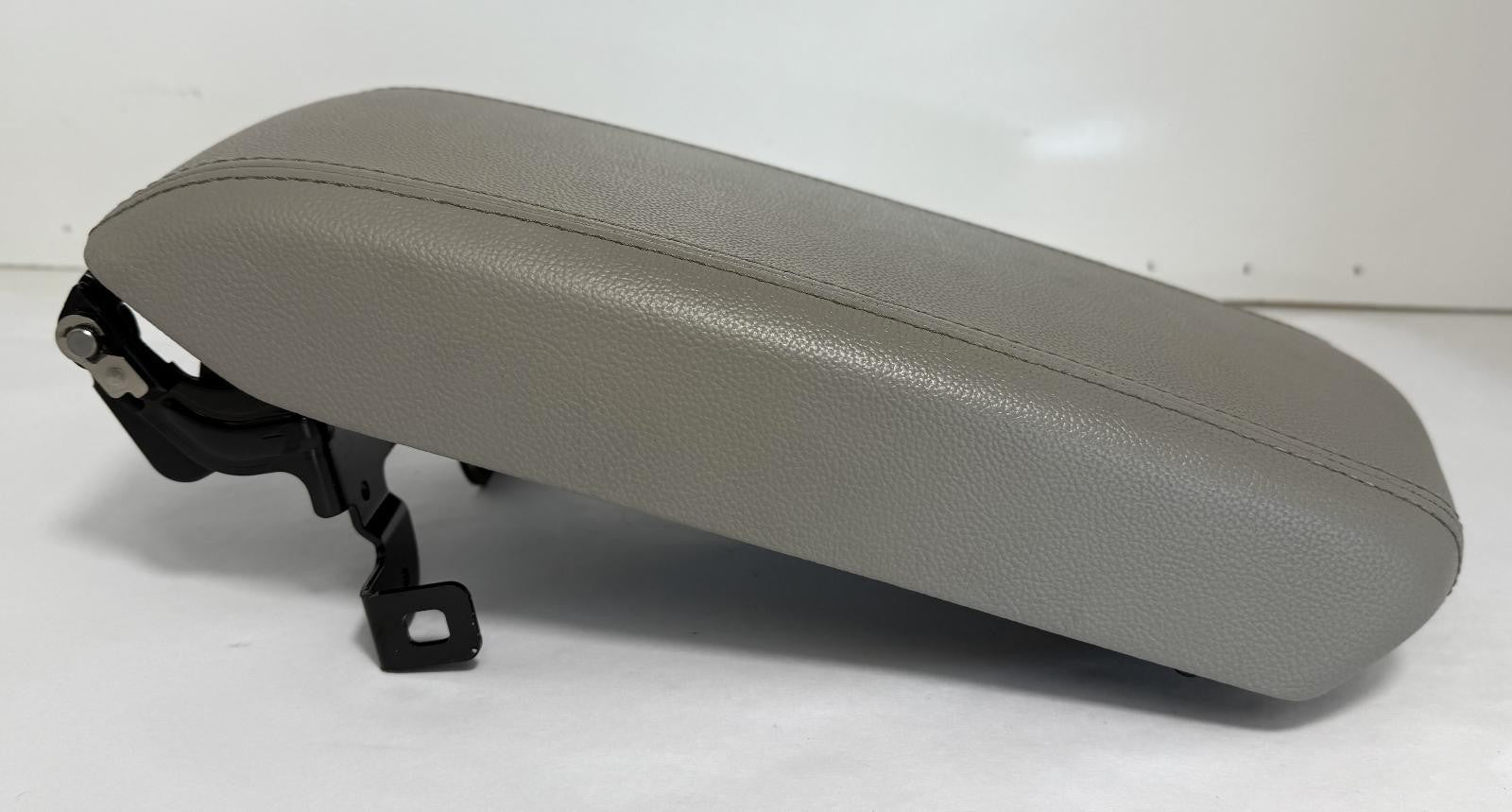 2015-2017 HYUNDAI SONATA ARMREST CENTER CONSOLE LID LEATHER OEM
