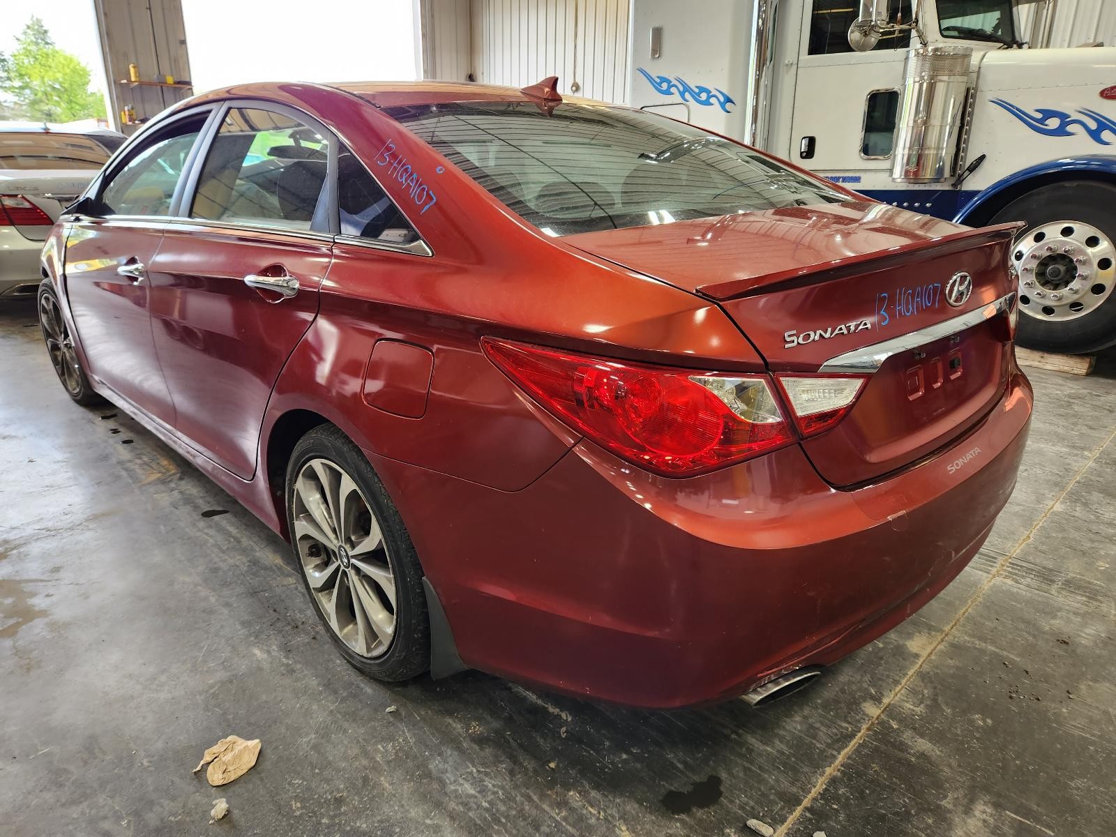 Used Right Tail Light Assembly fits: 2013 Hyundai Sonata VIN C 8th digit quarter