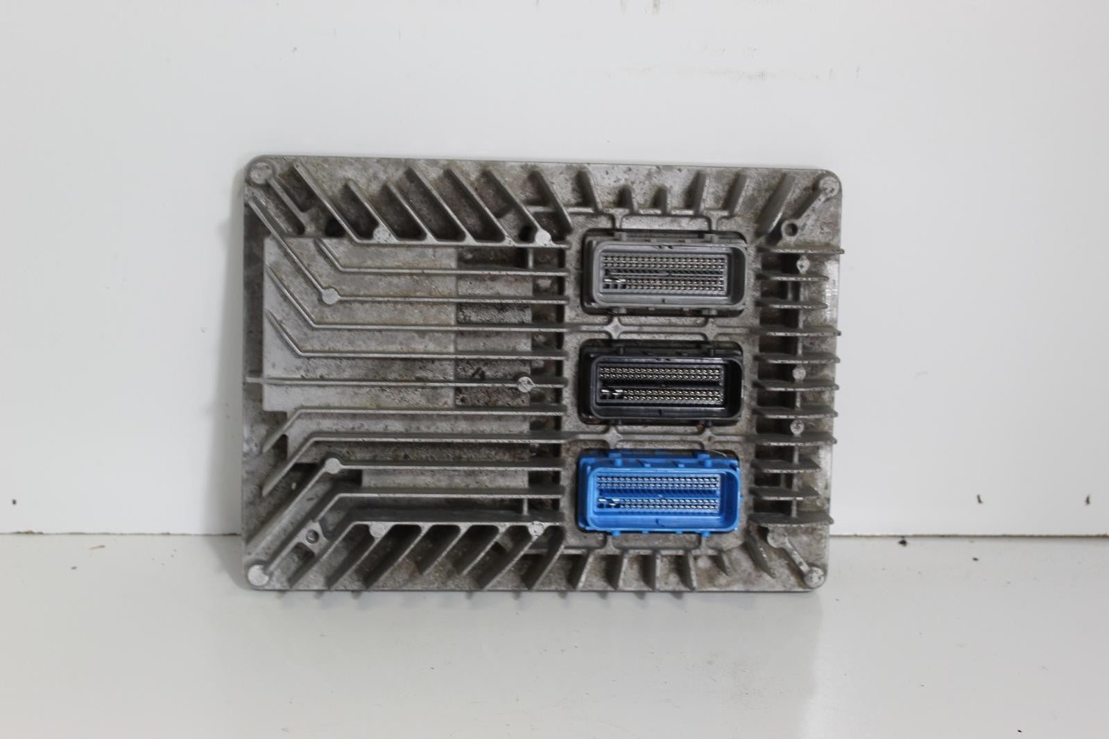 Used Engine Control Module (ECM) fits: 2013 Chevrolet Equinox Electronic Control