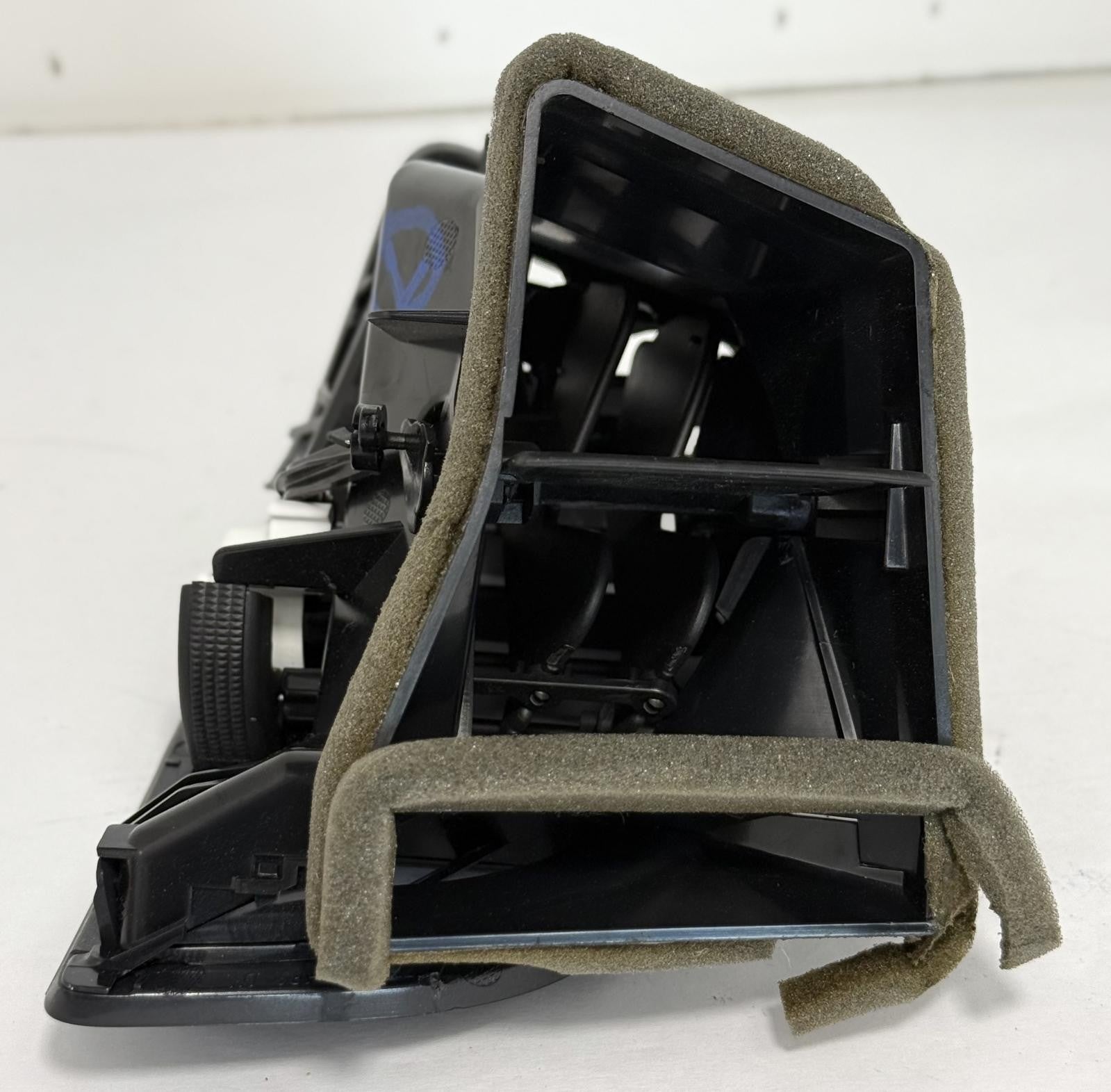 2013-2019 FORD ESCAPE LEFT SIDE DASH HEAT A/C AIR VENT OEM