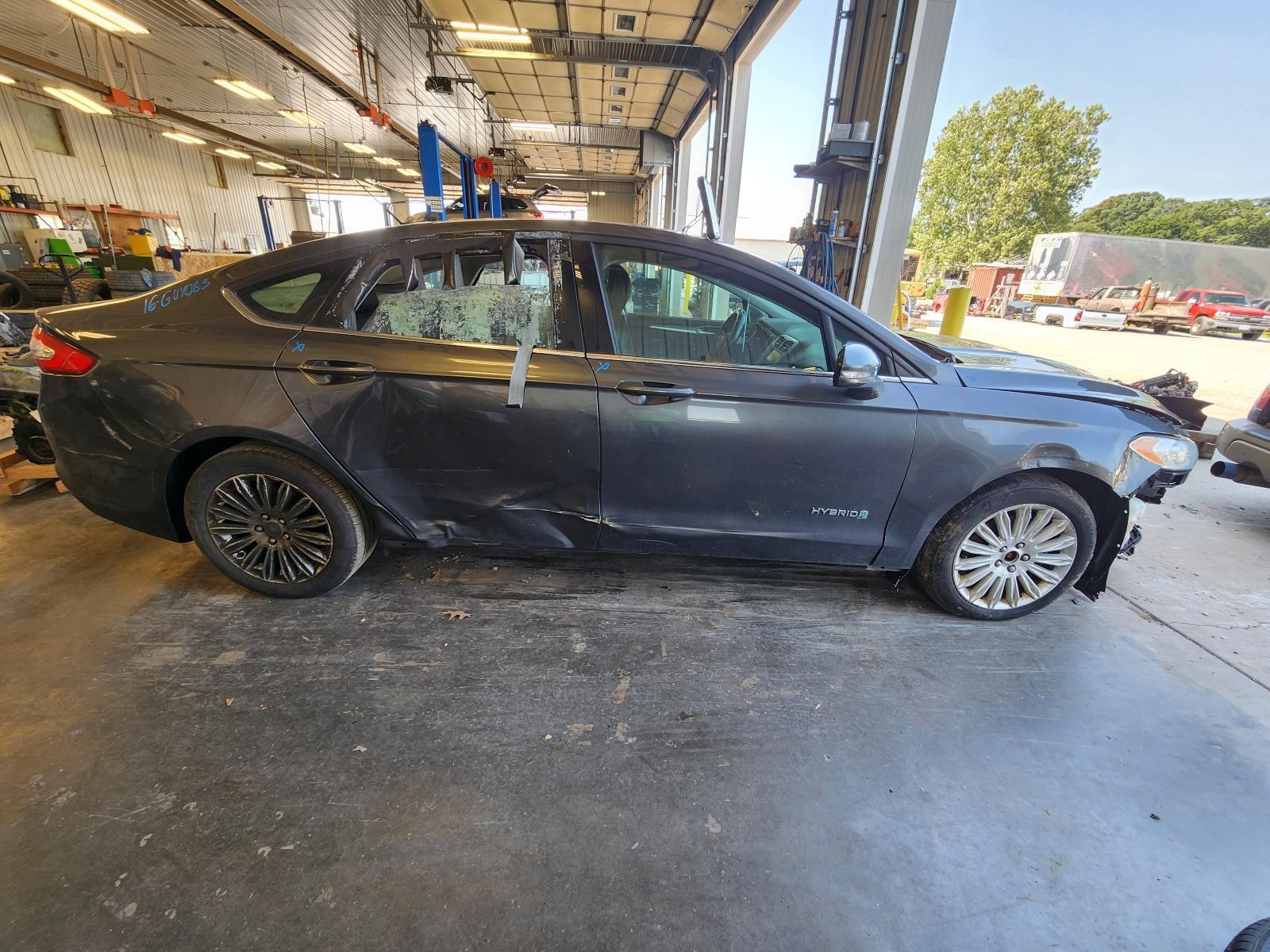 Used Right Door Mirror fits: 2016 Ford Fusion Power removable painted cover w/o