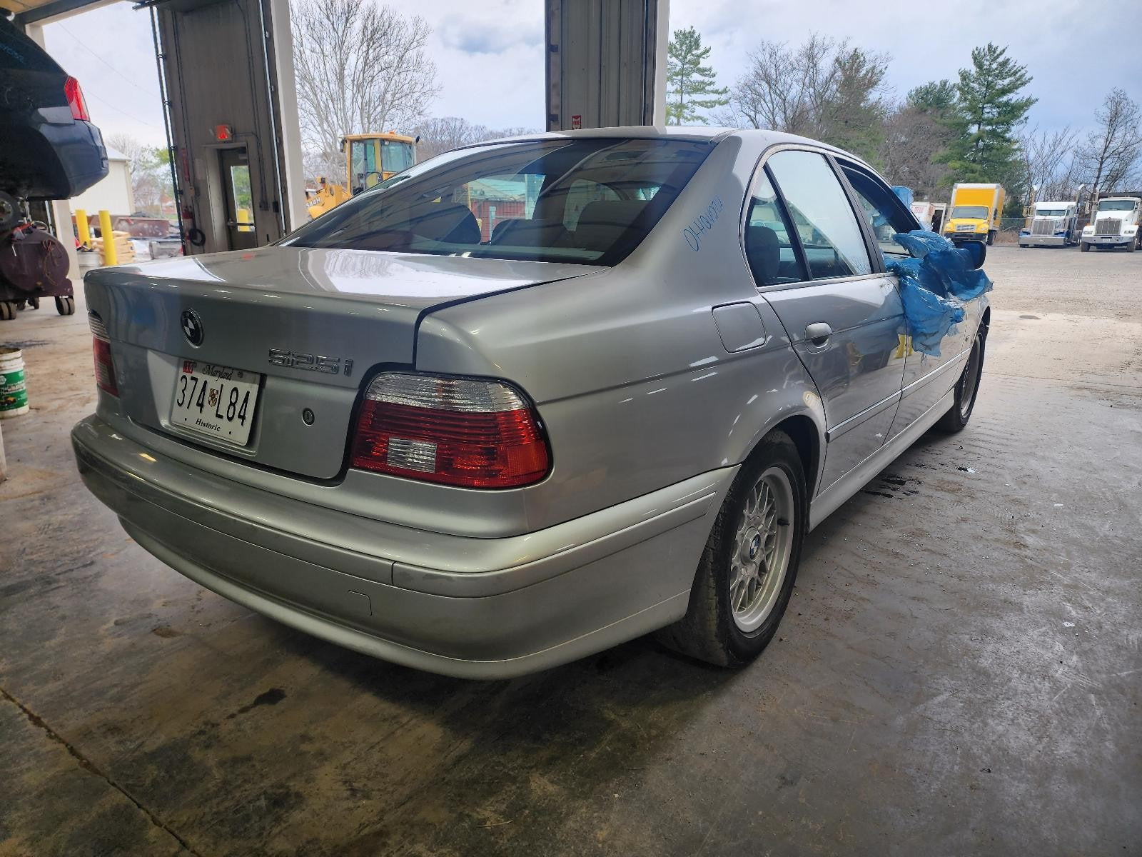 Used Left Door Mirror fits: 2001 Bmw 525I Power w/memory w/anti-glare w/gloss fi