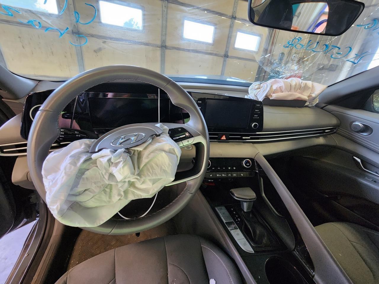Used Left Sun Visor fits: 2021 Hyundai Elantra US market w/o sunroof Left Grade