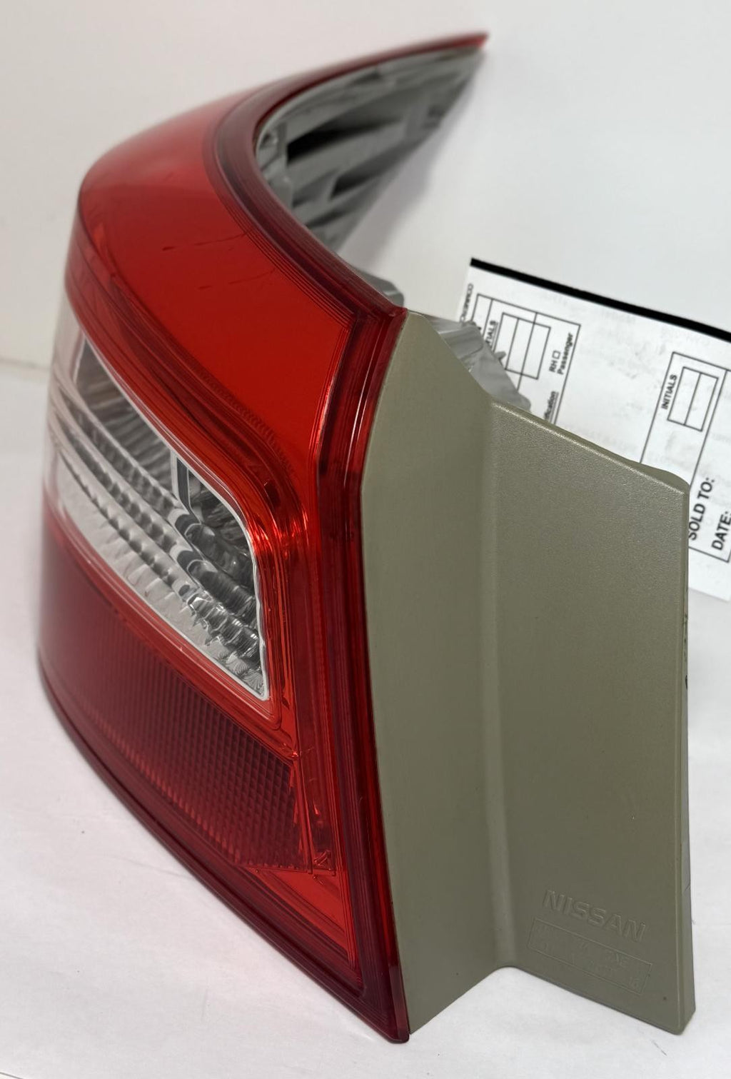 Used Left Tail Light Assembly fits: 2018 Nissan Sentra quarter panel mounted Lef