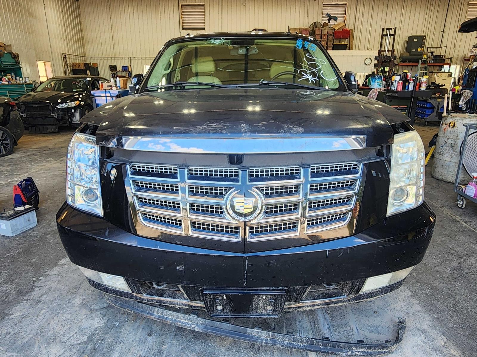 Used Engine Coolant Reservoir fits: 2008 Cadillac Escalade esv 6.0 Grade A