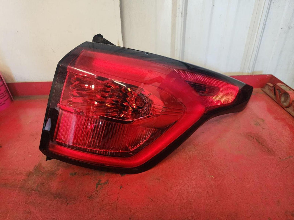 FORD ESCAPE R Taillight quarter panel mounted, bright red lens, R. 19