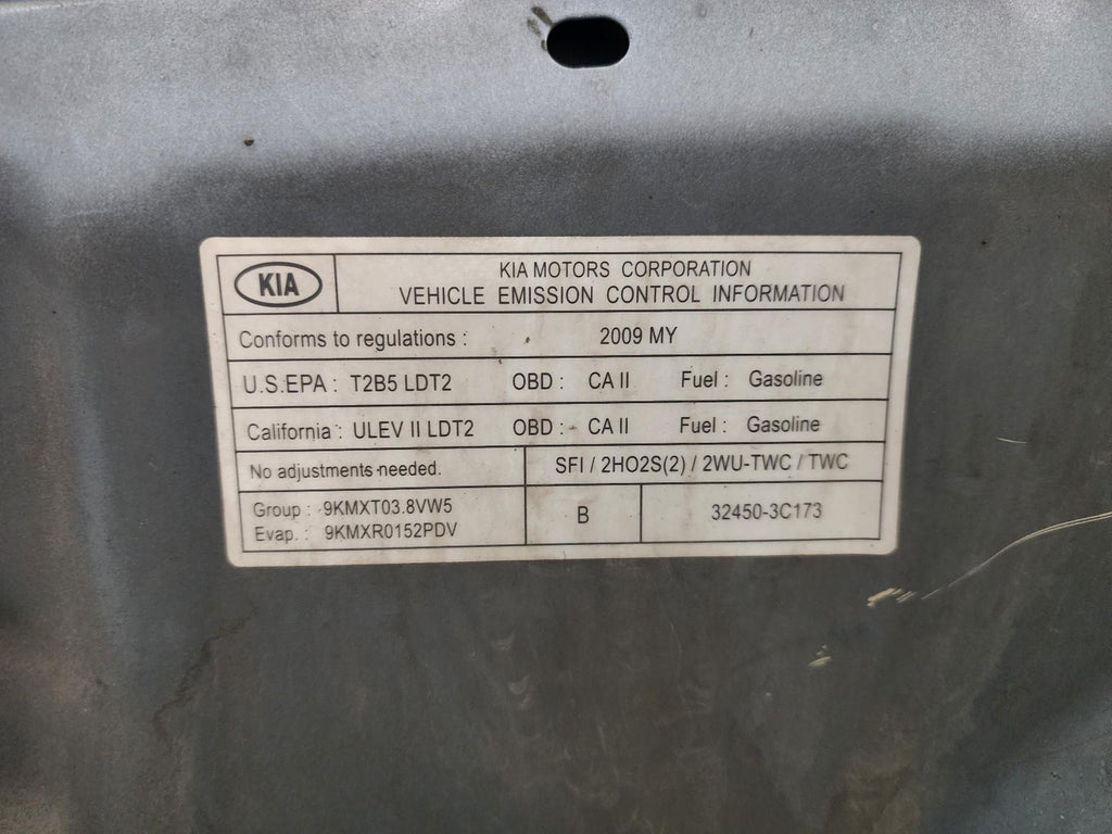 Used Air Cleaner Assembly fits: 2009 Kia Sedona assembly Grade A