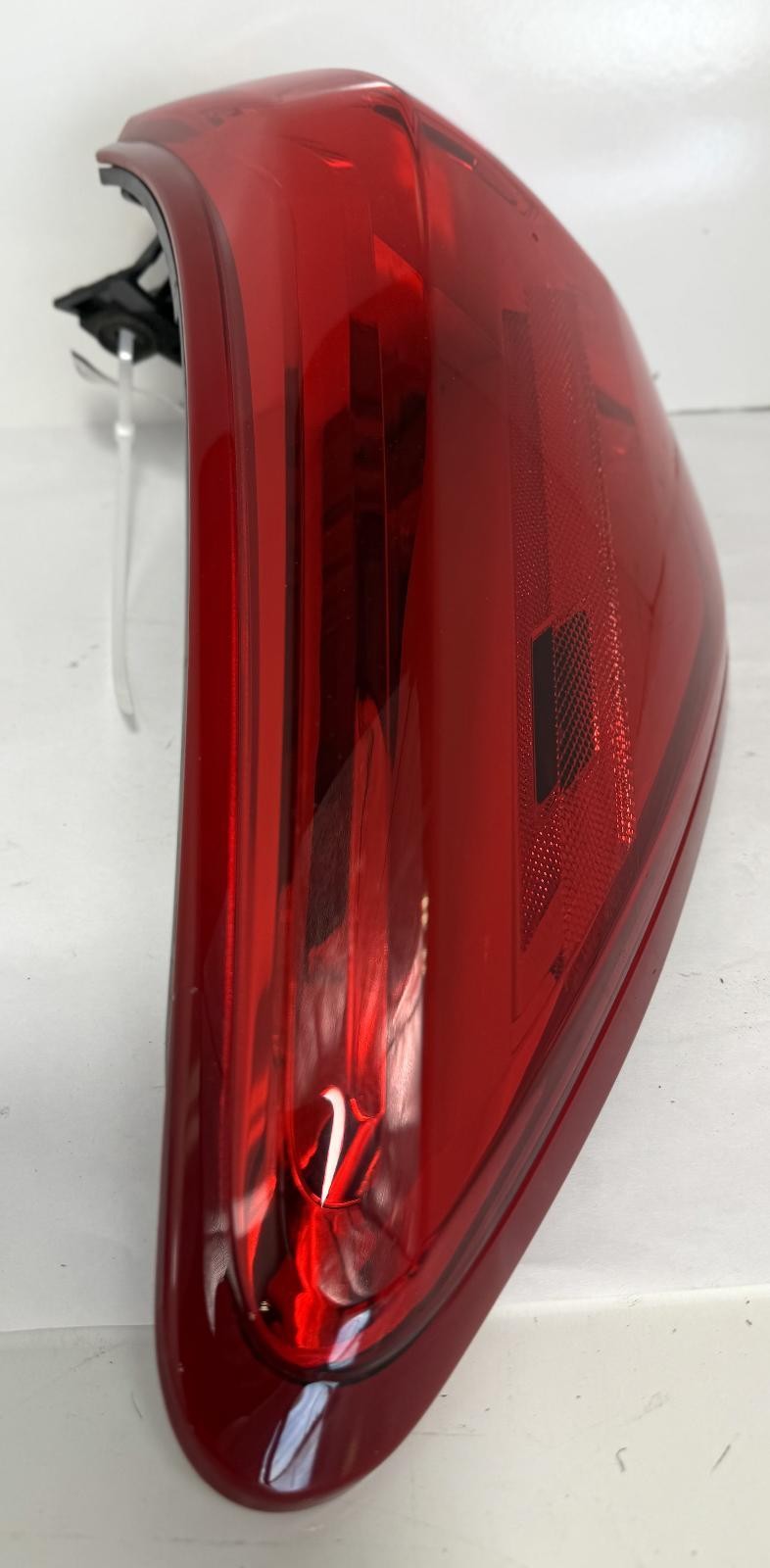2017-2020 NISSAN PATHFINDER TAILLIGHT LEFT SIDE QUARTER MOUNTED OEM