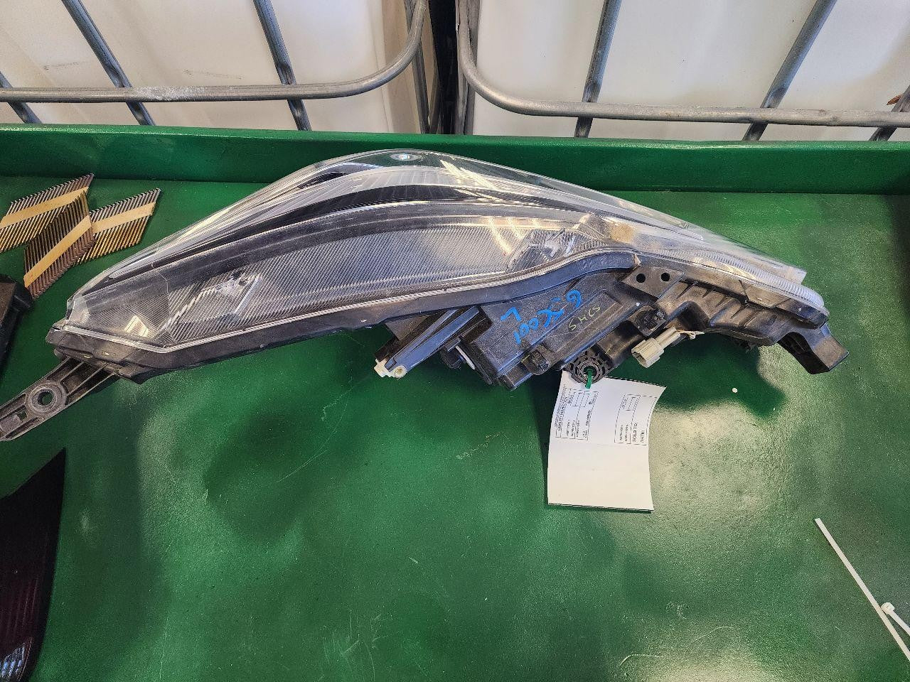 Used Left Headlight Assembly fits: 2021 Nissan Versa halogen Left Grade A