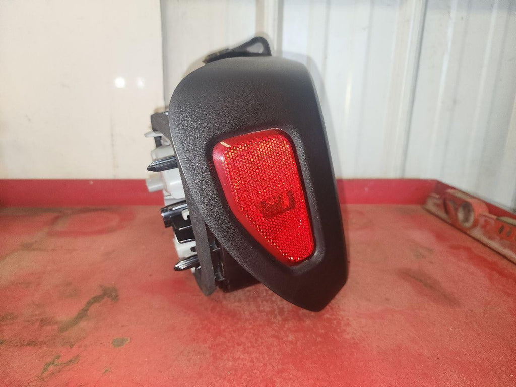 Used Left Inner Tail Light Assembly fits: 2017 Jeep Renegade inner flat black be