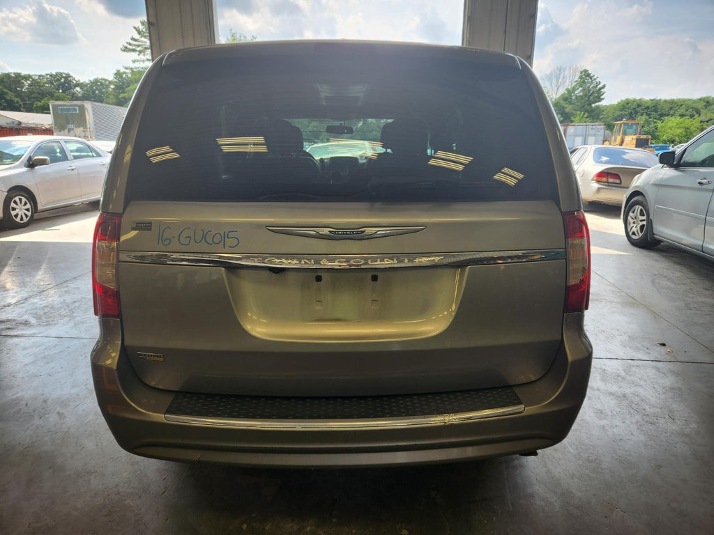 Used Right Headlight Assembly fits: 2016 Chrysler Town & country exc. automatic