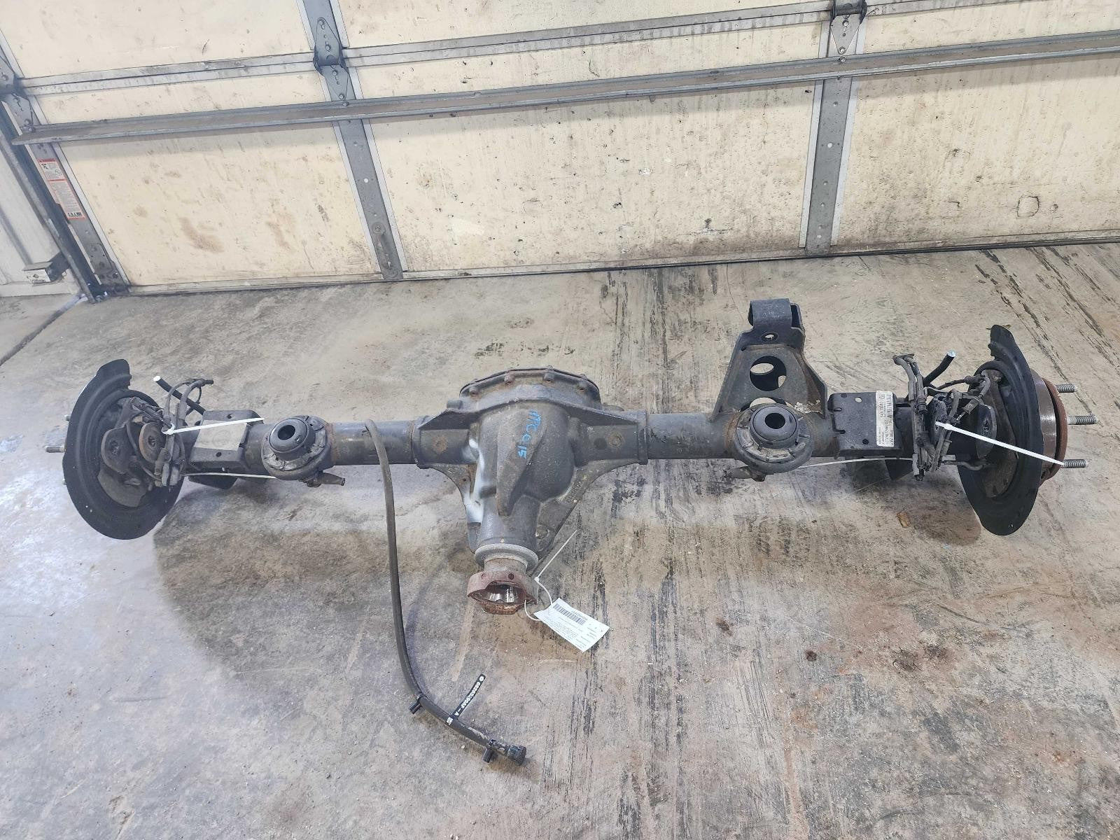 Used Rear Axle Assembly Rear fits: 2018 Jeep Wrangler VIN X 6th digit JL body LH