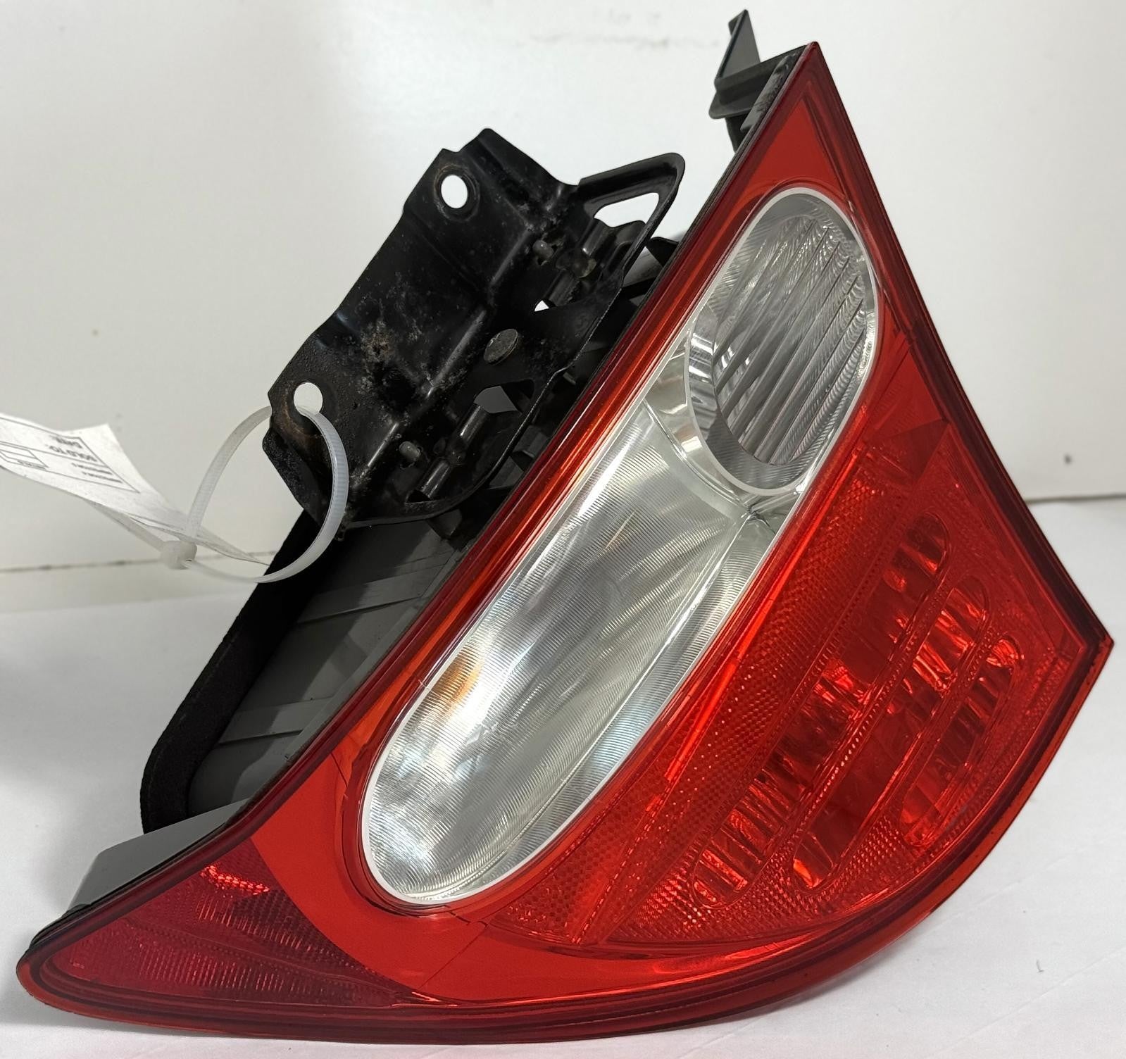 2009-2011 HONDA CIVIC TAILLIGHT RIGHT SIDE QUARTER MOUNT SEDAN OEM