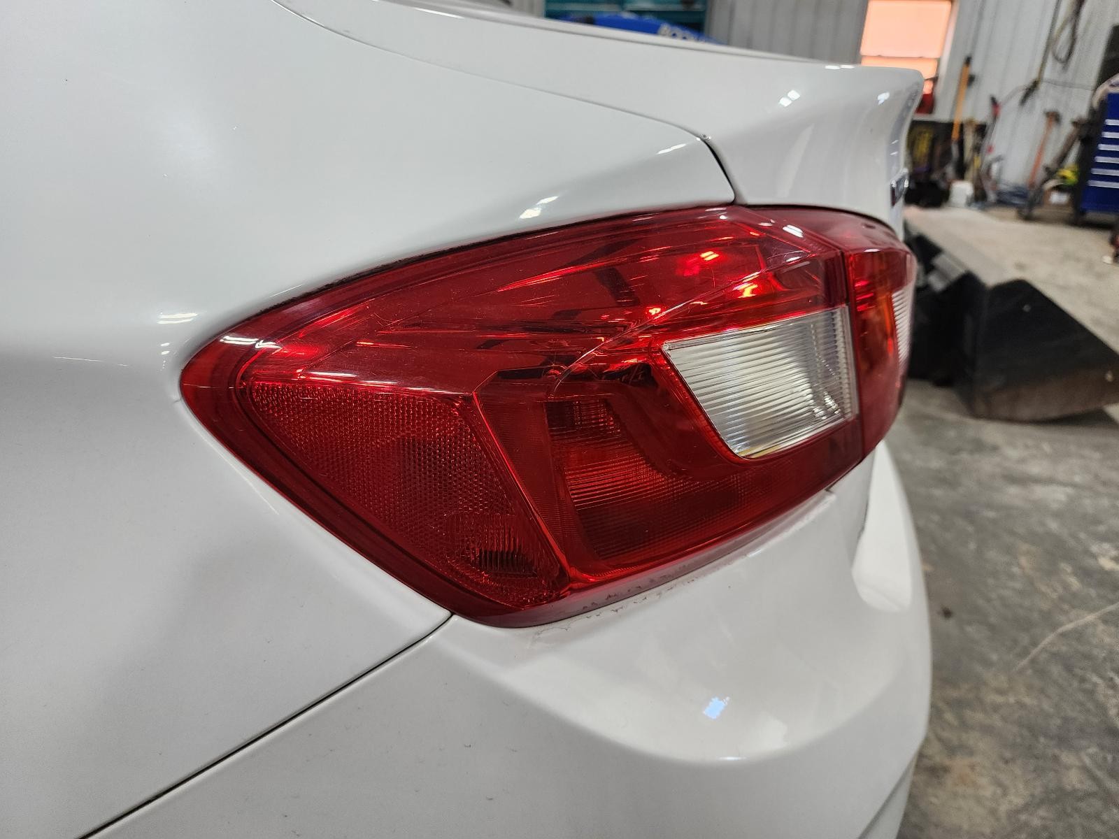 Used Left Tail Light Assembly fits: 2016 Chevrolet Cruze VIN B 4th digit New Sty
