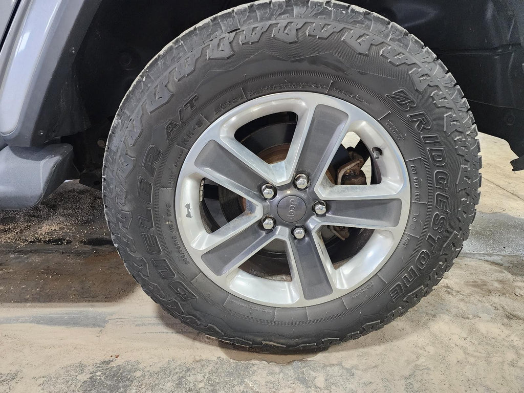Used Wheel fits: 2018 Jeep Wrangler VIN X 6th digit JL body 18x7-1/2 5 spoke str